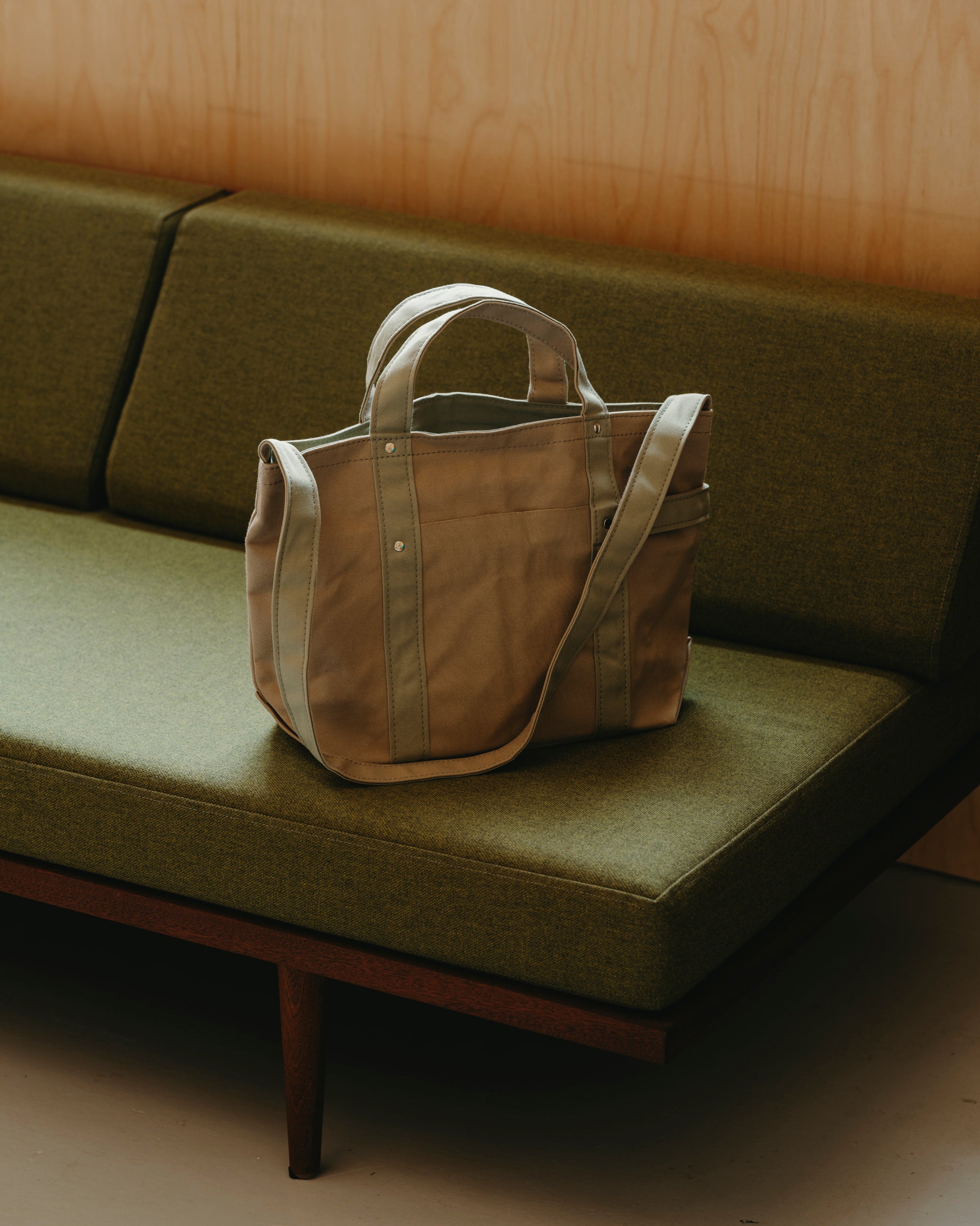 Medium Harvest Tote – Light Olive