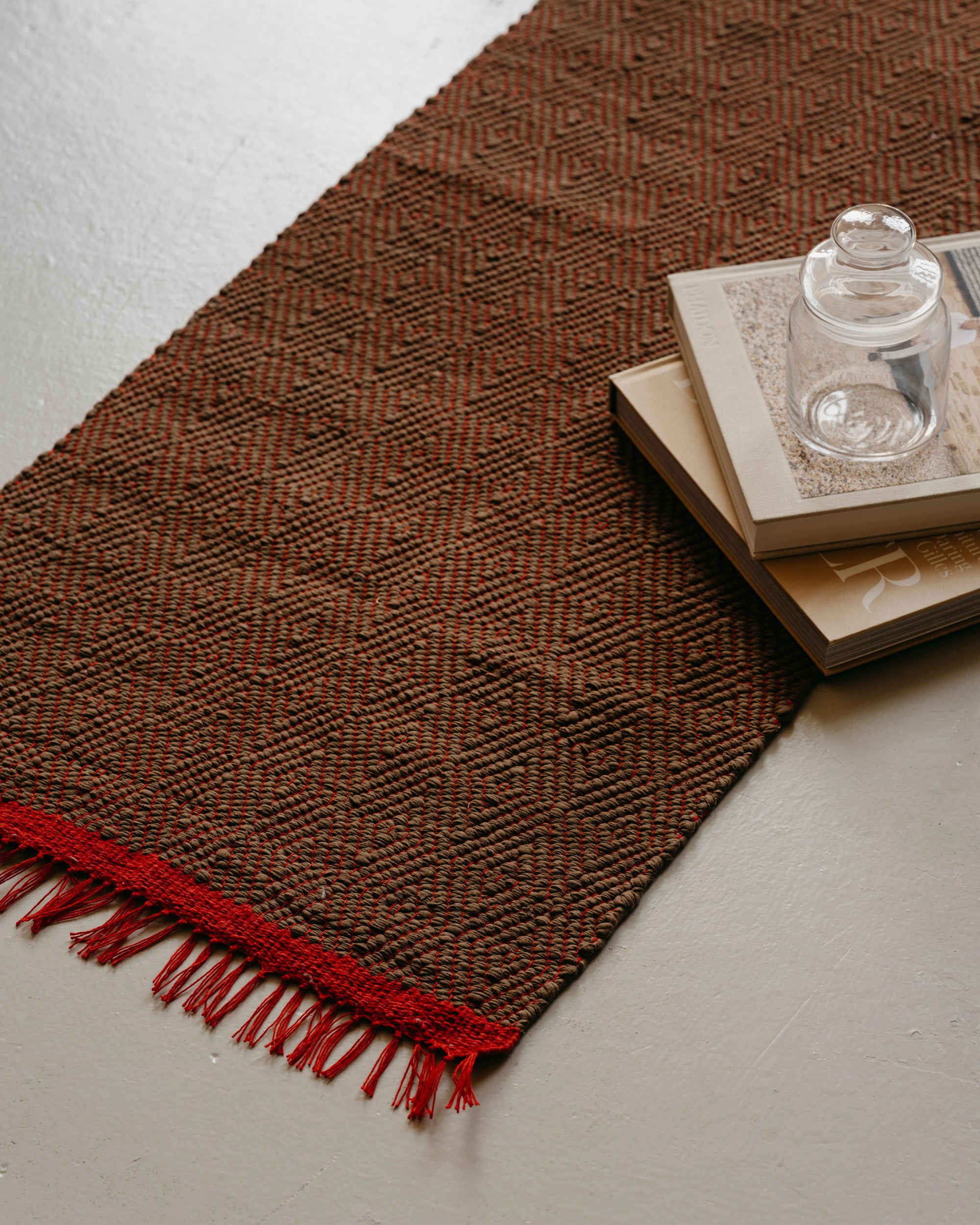 Diamond Weave Bathmat / Medium / Brown-Red