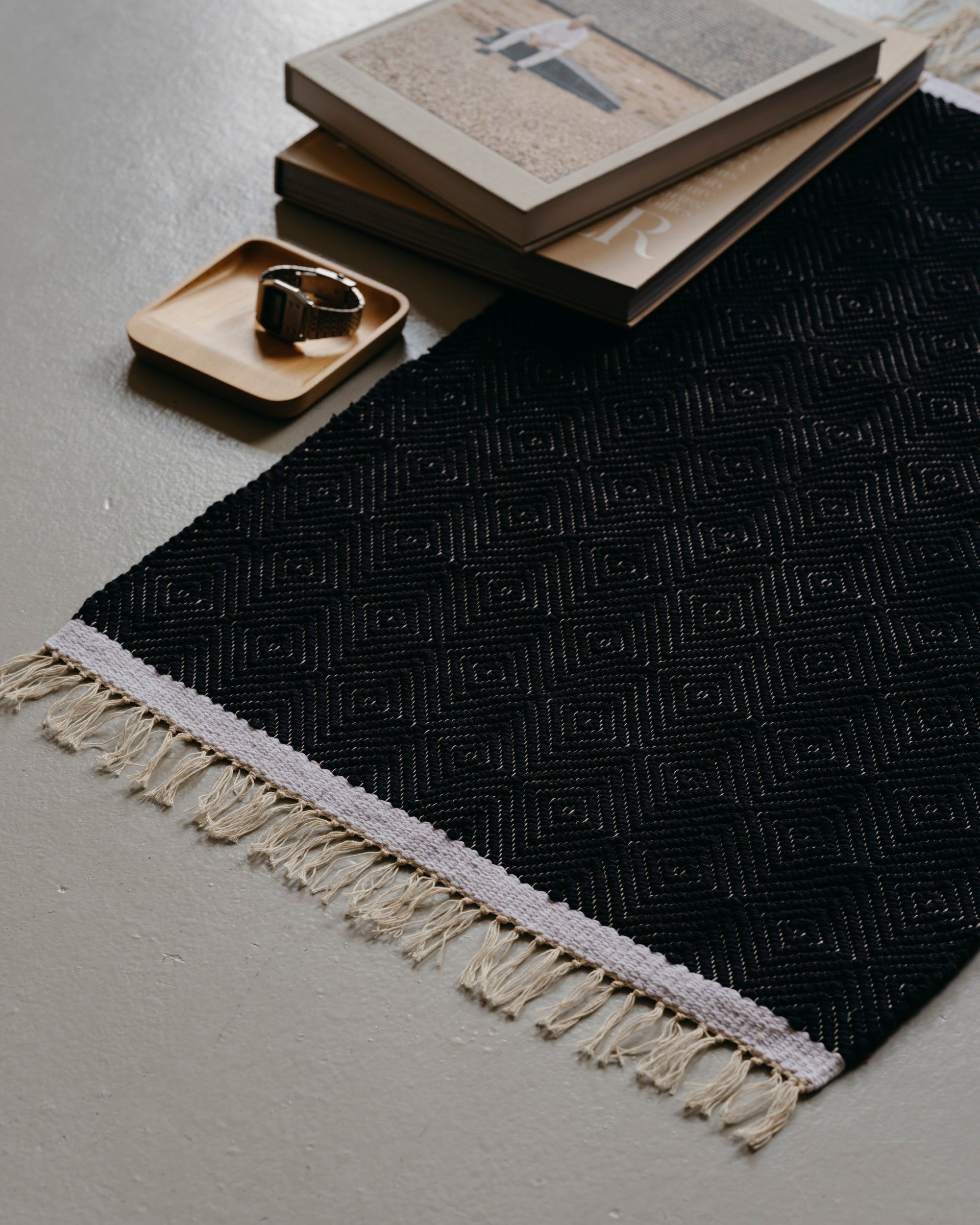 Diamond Weave Bathmat / Small / Black-White