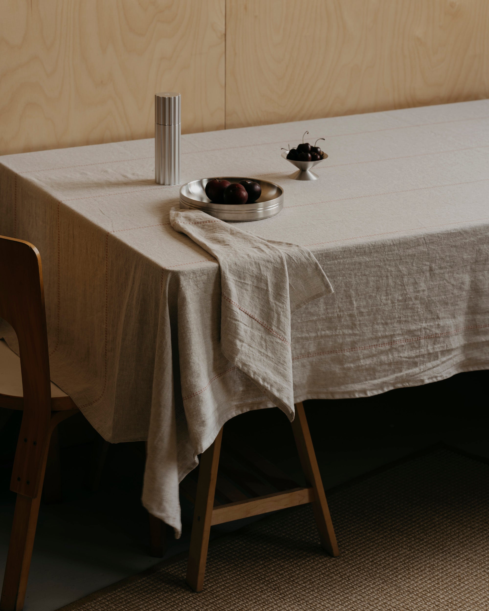 Rythmo Linen Tablecloth