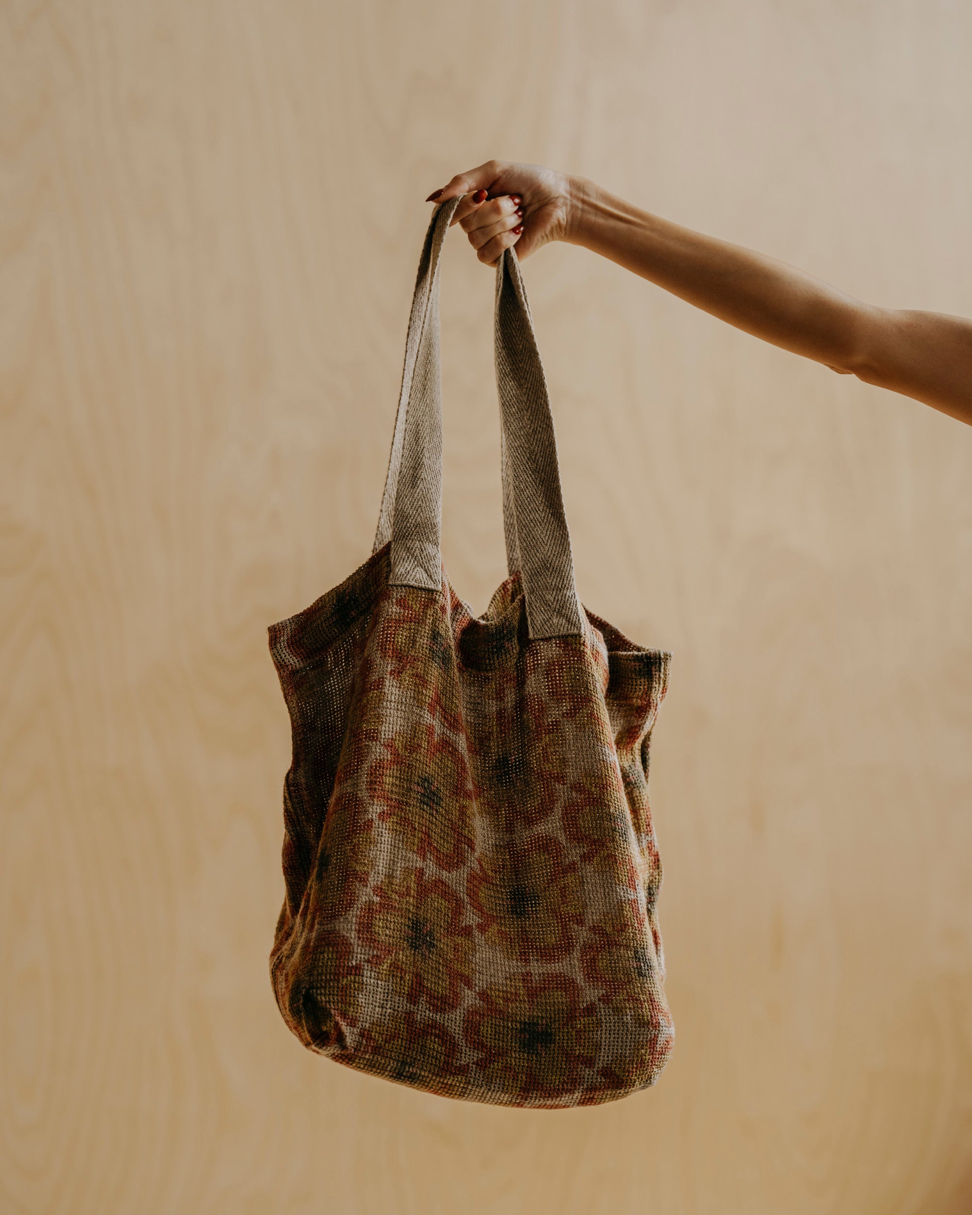 Anemones Nomad Woven Bag