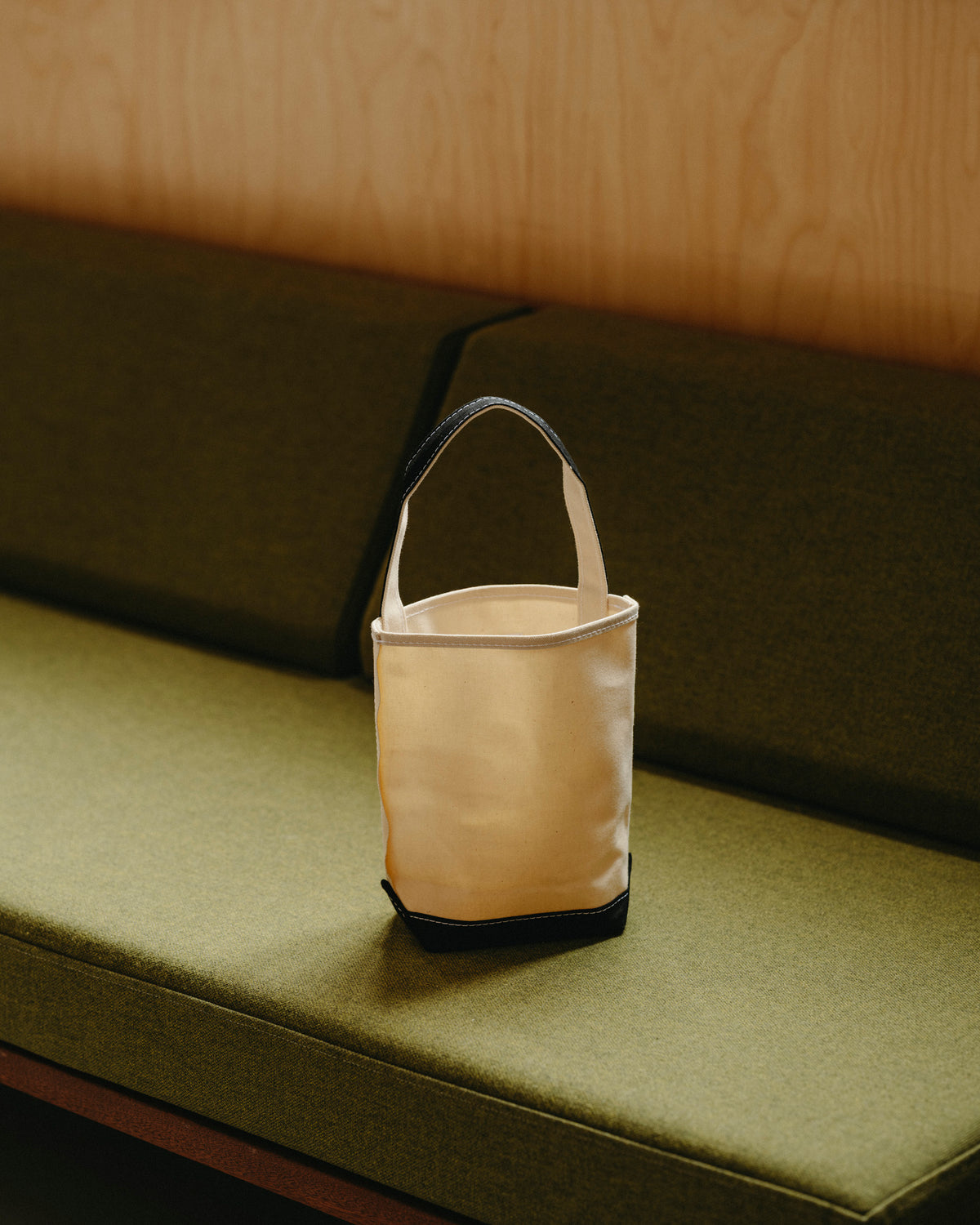 Mini Baguette Tote – Natural/Black