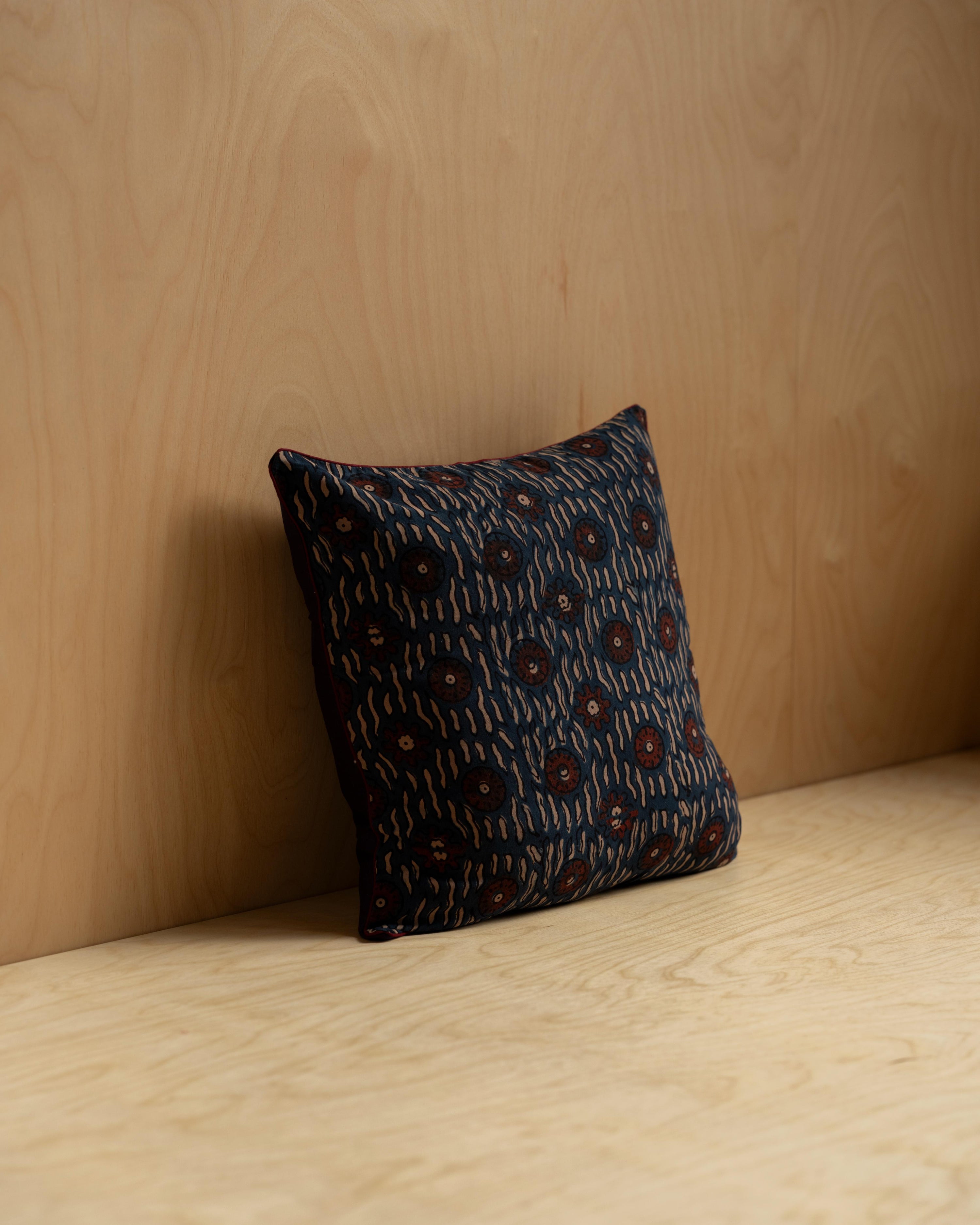 Ajrakh Cushion / Black