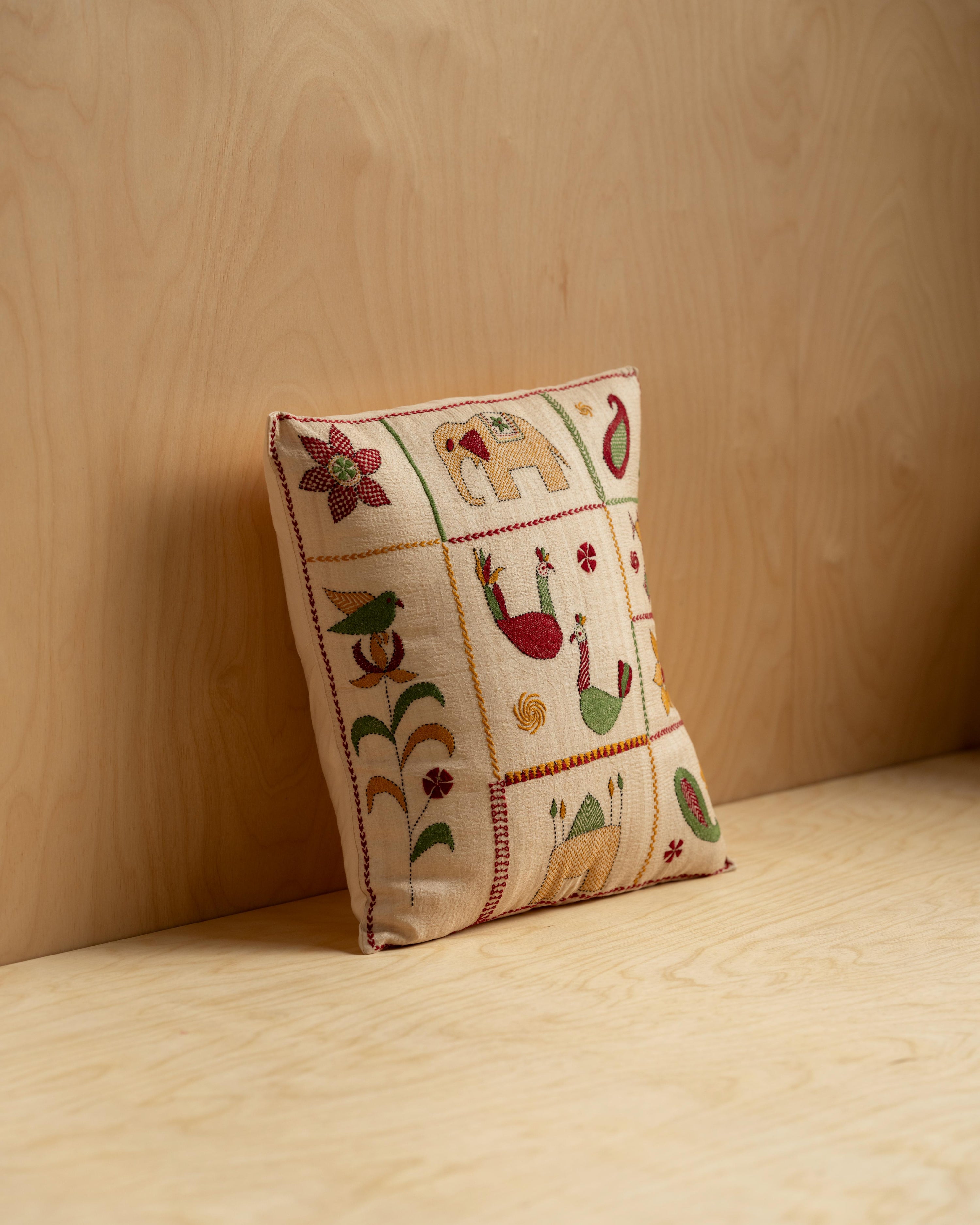 Kantha Cushion / Ivory